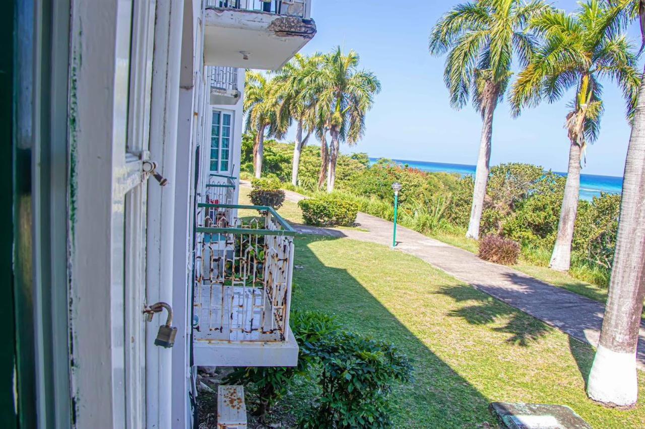 Malibu Ocean View Studio Apartment Montego Bay Exterior photo